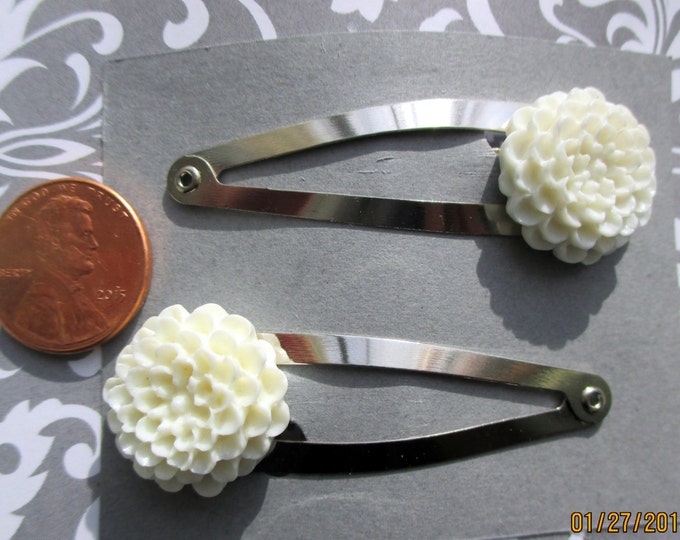 flower girl barrettes-childrens hair clip-little girls wedding accessory-white rose bobby pins-kids rosette barrettes-girls hair accessories