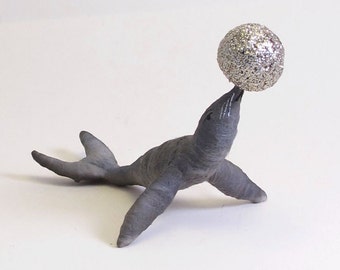 Vintage Inspired Spun Cotton Seal With Ball Ornament/Figure