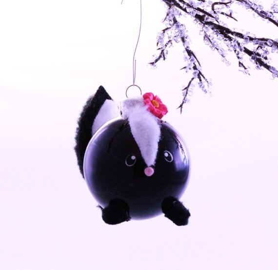 skunk glass handmade christmas ornament with free gift box skunk glass handmade christmas ornament with free gift box