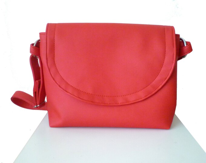Crossbody purse Women bag red Vegan Leather bag Women gift Medium crossbody Shoulder bag