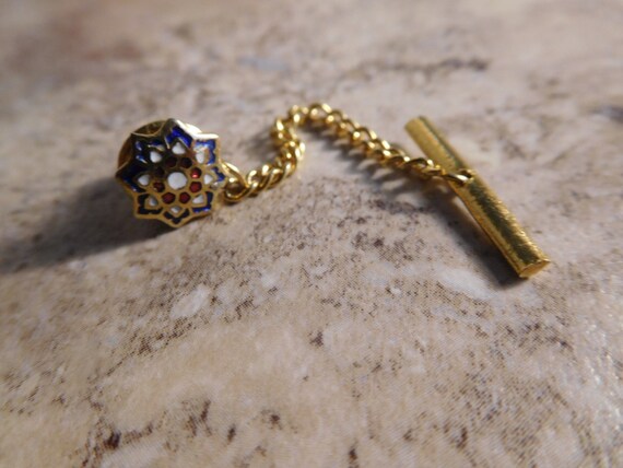 Vintage Tie Tack in Sunburst Red White And Blue Gold Toned