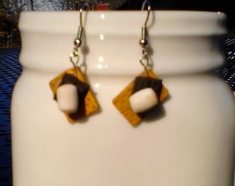 S'mores dangle earrings