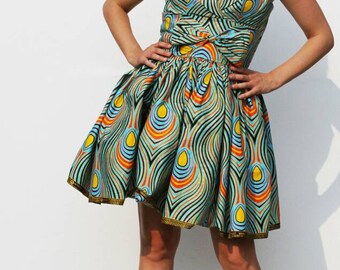 Colorful and feminine over-the-knee dress