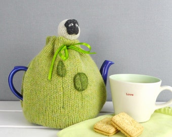 Sheep Tea Cosy, knitted tea Cozy, made in Scotland, Tea drinkers Gift, wool tea Cosy, Mothers Day Gift, Sheep gift