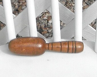 Ridged Wooden Darning Tool Vintage Darning Egg
