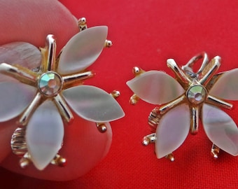 Vintage TARA signed gold tone clip 1" butterfly earrings with mother of pearl wings and rhinestones in great condition, appears unworn