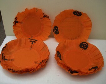 Vintage 7 Halloween Crepe Paper Plate Holders - Crepe Doilies
