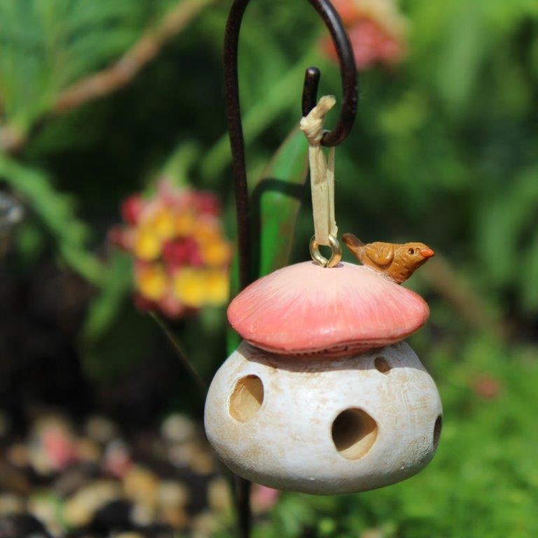 Mushroom Bird Feeder 1.25 with 8 Shepherd's
