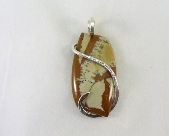 PRETTY Owyhee Jasper in Cold Forged Sterling Silver Pendant