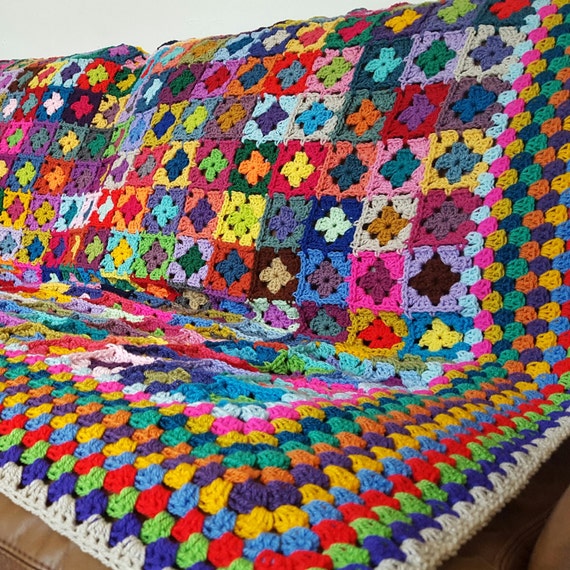 Striking Mini Granny Squares Blanket Afghan  70" x 60" 320 Squares