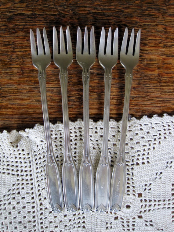 5 Vintage Silver Plate Small Forks Shrimp Pickle Cocktail 3