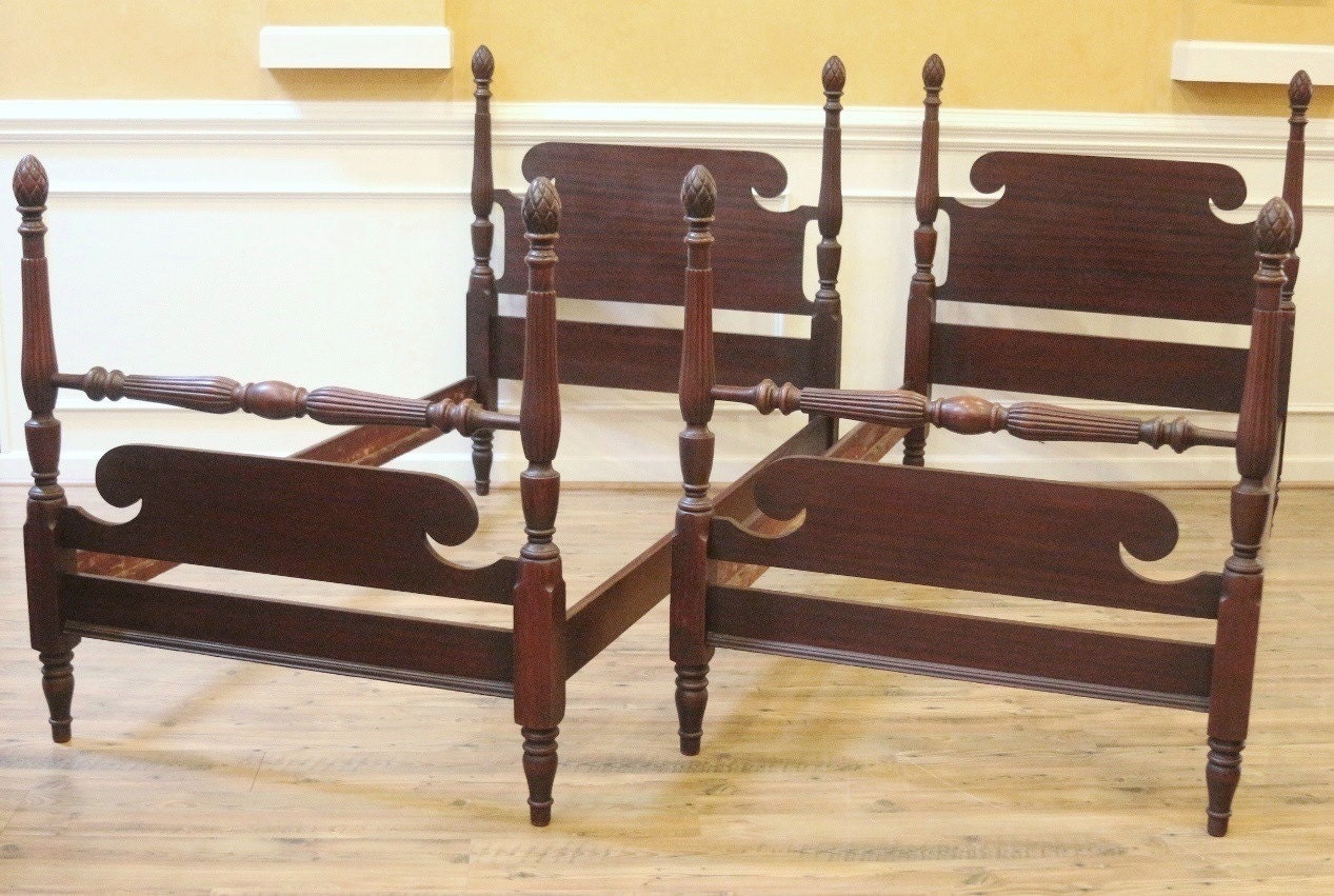 Pair Antique Twin Beds Mahogany Pineapple Post American