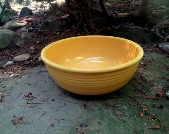 vintage FIESTA yellow promotional salad bowl 1940-43
