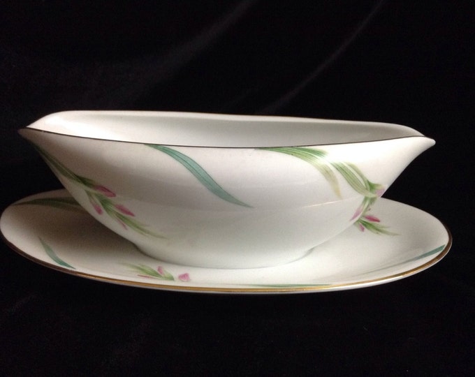 Vintage Noritake RC Nippon Porcelain Gravy Boat with Attached Underplate, Pattern Name Karen - Gravy Bowl Pink Flowers