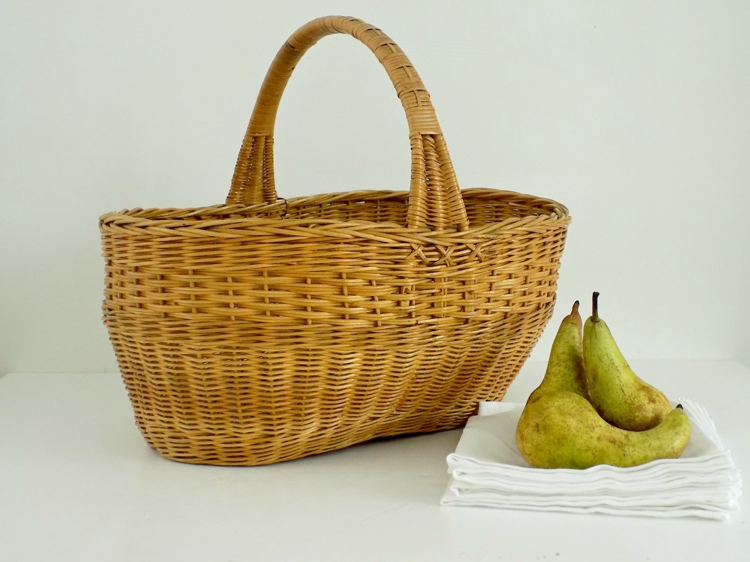 Charming large Vintage French wicker shopping basket Picnin