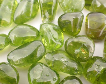 ONE Peridot tumbled stone from Arizona - 12-22mm / 2.5-3gm each