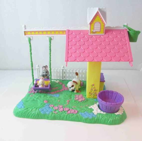 littlest-pet-shop-country-garden-nursery-playset-toy-1990s