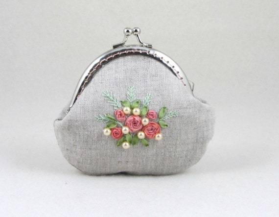 Embroidered coin purse floral change purse linen clasp