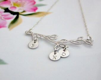 Family tree of life necklace Best friend gift Family Mother jewelry Grandma jewelry Mothers day gift Mothers necklace Gift for Mother N68