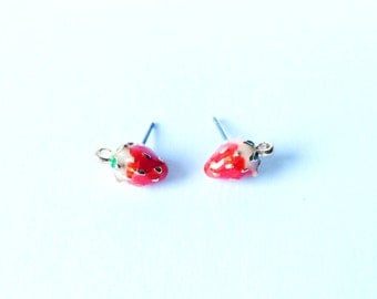 Strawberry Earrings - Fruit earrings - Post earrings - Stud earrings - Juicy strawberry - Red earrings - Kawaii earrings - Strawberries
