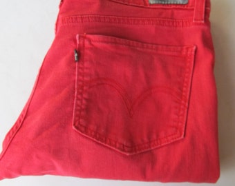 Vintage Red Cotton Levi's Size 31 x 32 13M