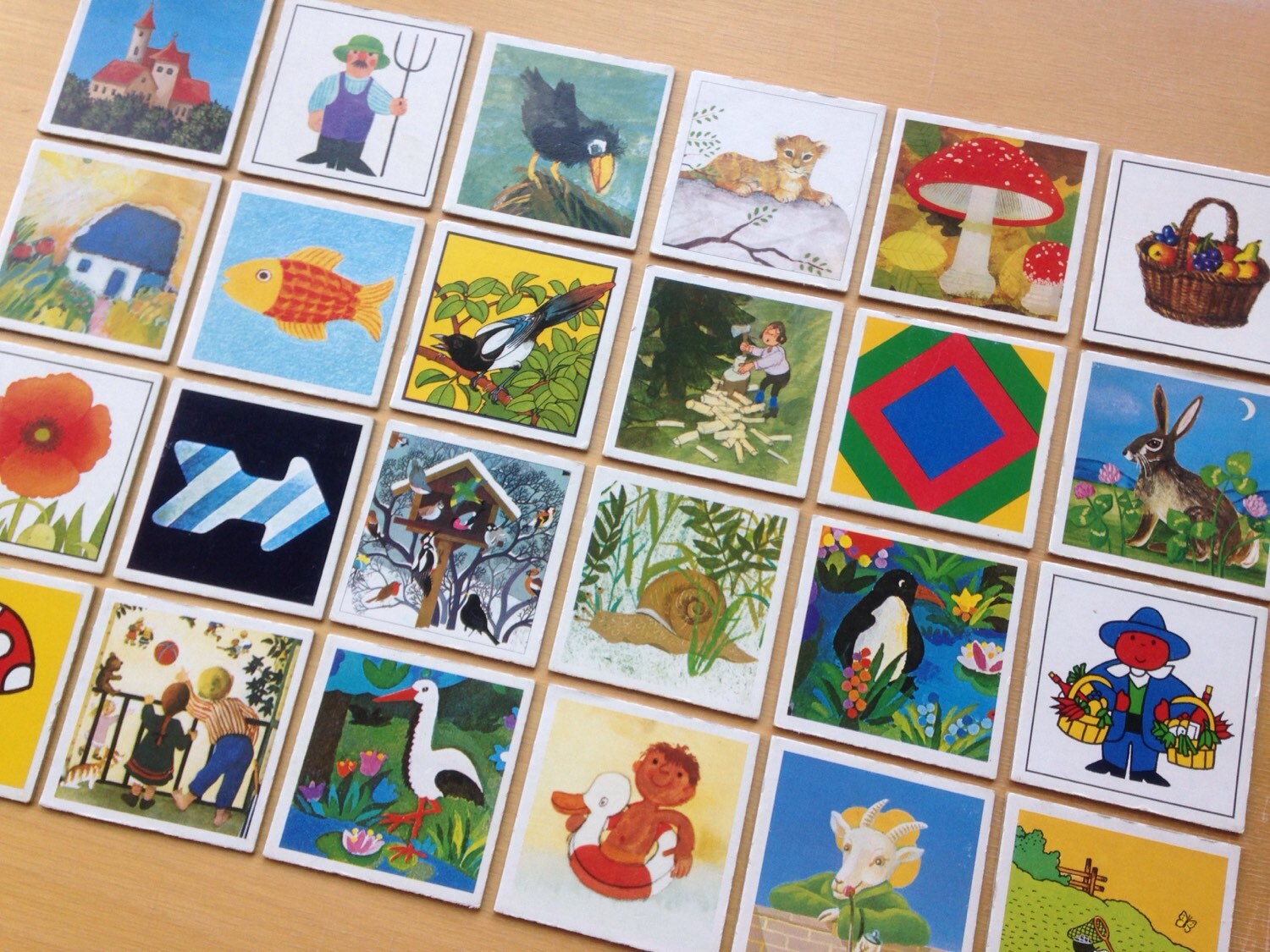 24 vintage memory game cards with retro drawings from a Dutch