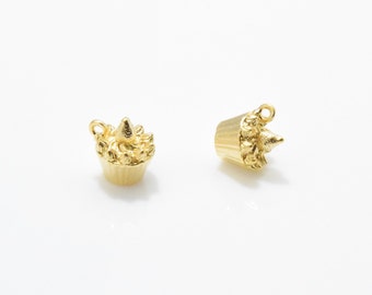 Cup Cake Pendant . Tart Pendant . Jewelry Craft Supplies . 16K Matte Gold Plated over Pewter - 2pcs / IA0037-MG
