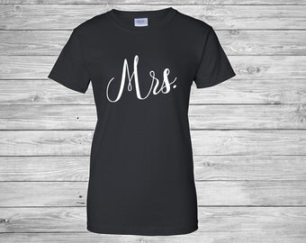 Items similar to Mr &amp; Mrs T-Shirt Set on Etsy