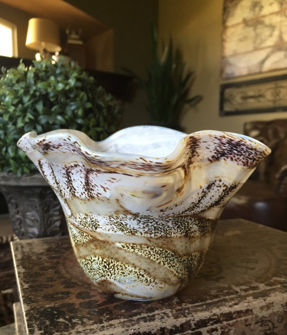 Valletta Glass Handcrafted in Malta Round Free Wave Neck Bowl