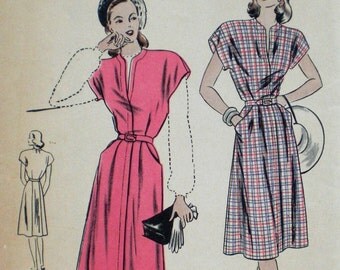 Vintage 1940s Dress Pattern Vogue 5719 Bust 30 Petite Cap Sleeve Dress Factory Folded