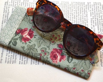 Eyeglasses Case made with Cotton Fabric - Sunglasses Case - Vintage Flowers - Unique - Handmade