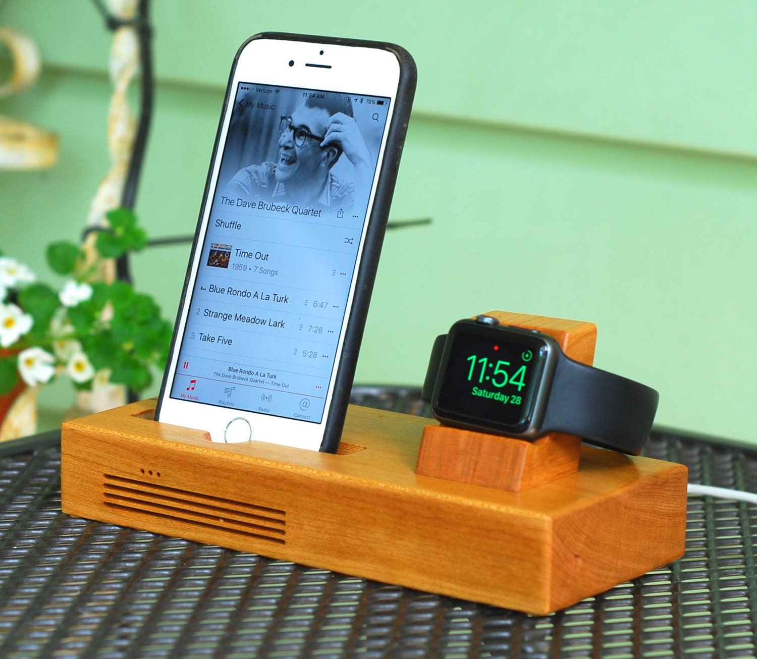 iPhone & Apple Watch Docking Station the TANDEM by SchuttenWorks