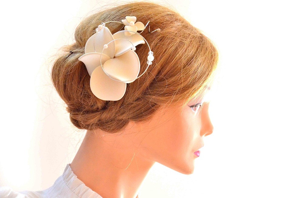 Ivory fascinator Orchid fascinator Hair comb Bridesmaid