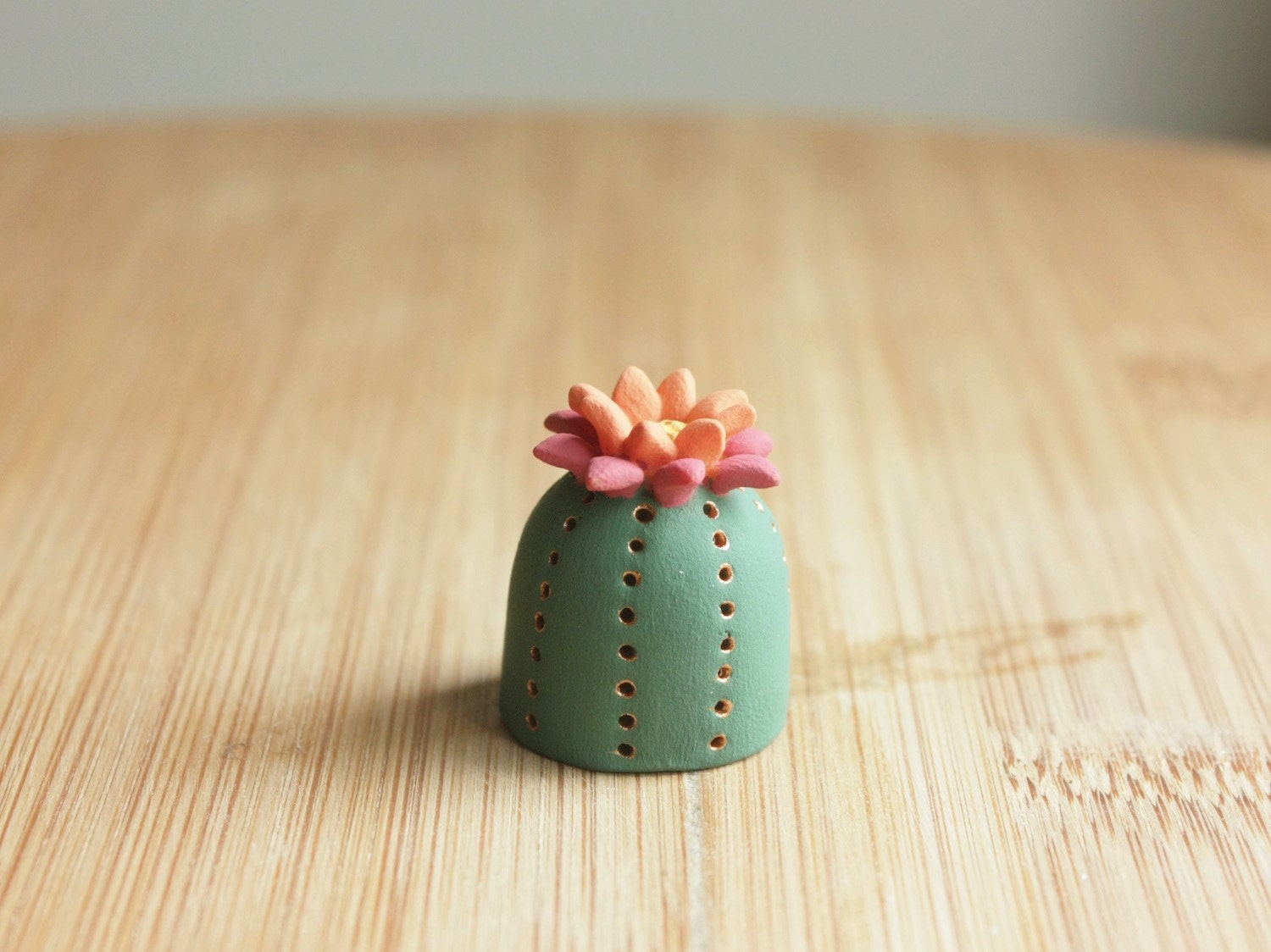 DeryArcle 6Pcs Mini Cactus Figurines Resin Miniature Cacti Plants Statue Ornament 3D Small Sculpture Set For Doll House Fairy Garden Bonsai Car Home Office Desktop Decor (Type A