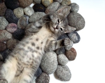 Felt stone rug Wool cat mat Pet bed Cat cot Handmade Cat Furniture Felt stone mat