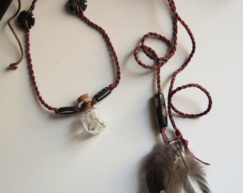 Dandelion Florets Macrame Necklace with natural feathers - Collier macrame fleurettes de pissenlits et plumes naturelles