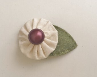 Ivory Flower Felt Hair Pin / Hair Clip