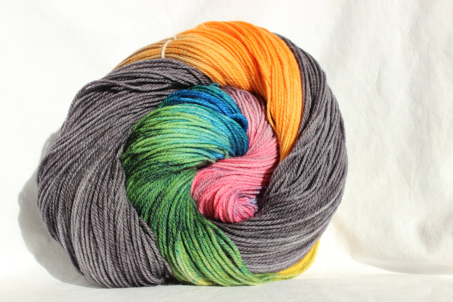 NQP: Hand dyed Yarn gray / pink / orange / by SMAKSuperFibers