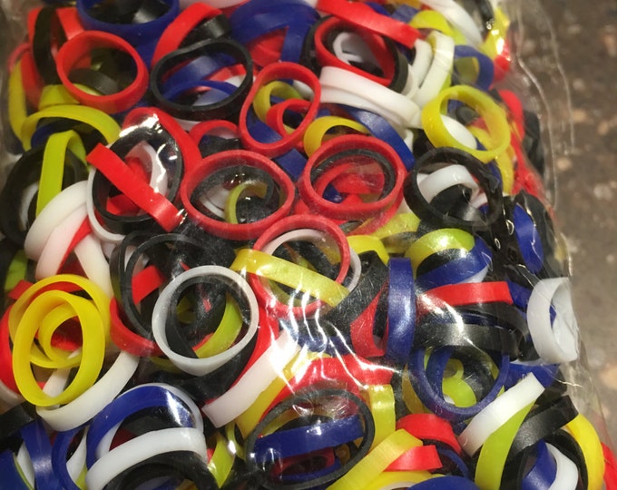 Alpha Loom Mixed colors 1000+ non-latex rubber bands & a bag of 50 C-clips