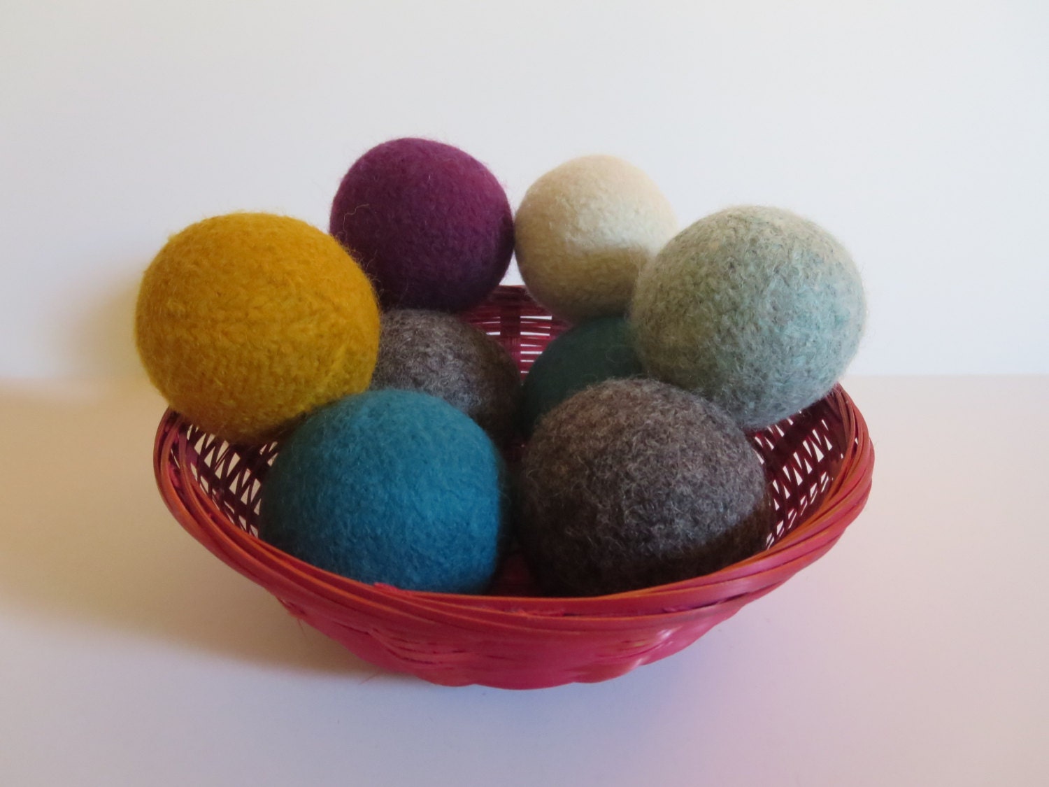 wool-dryer-balls-set-of-4-dryer-balls-made-in-canada