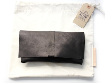 Clutch ELY, very soft nappa leather black.