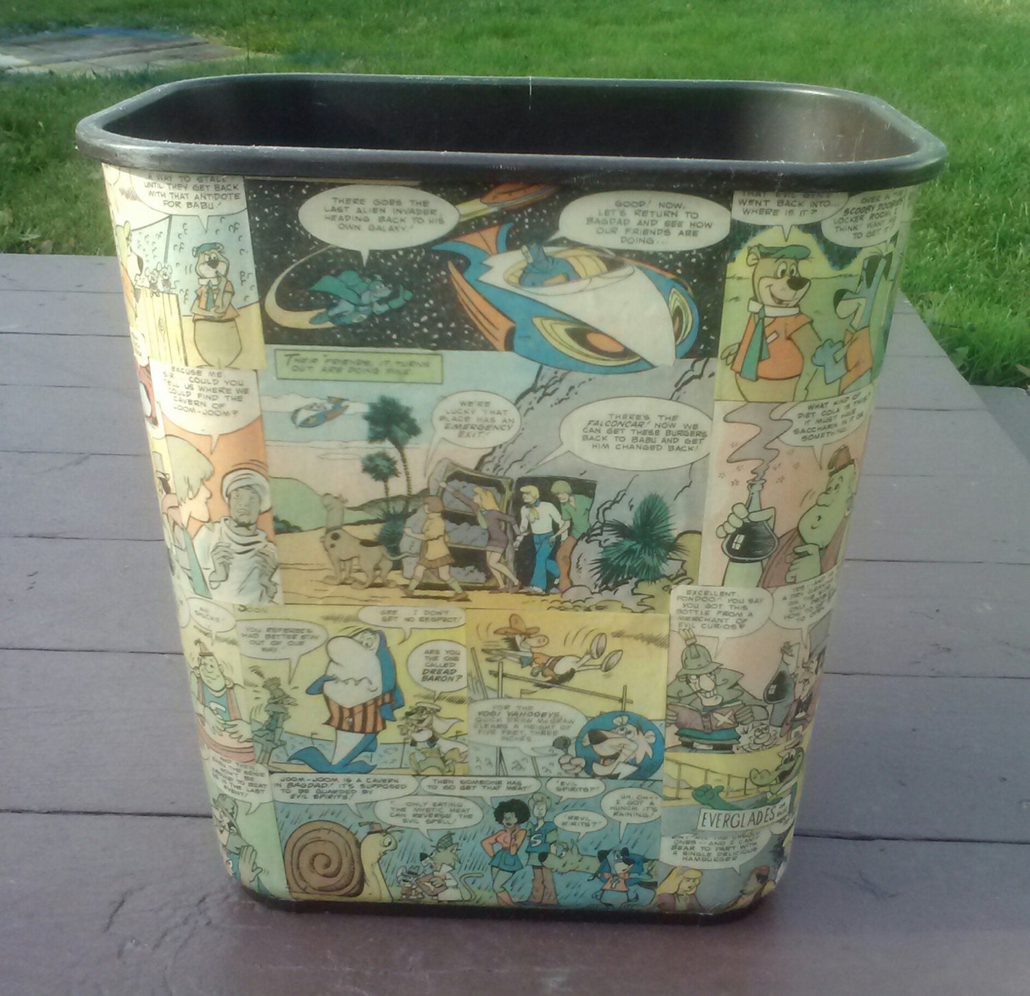 Scooby Doo Decoupage Wastebasket DC Comics Trash Can Hanna