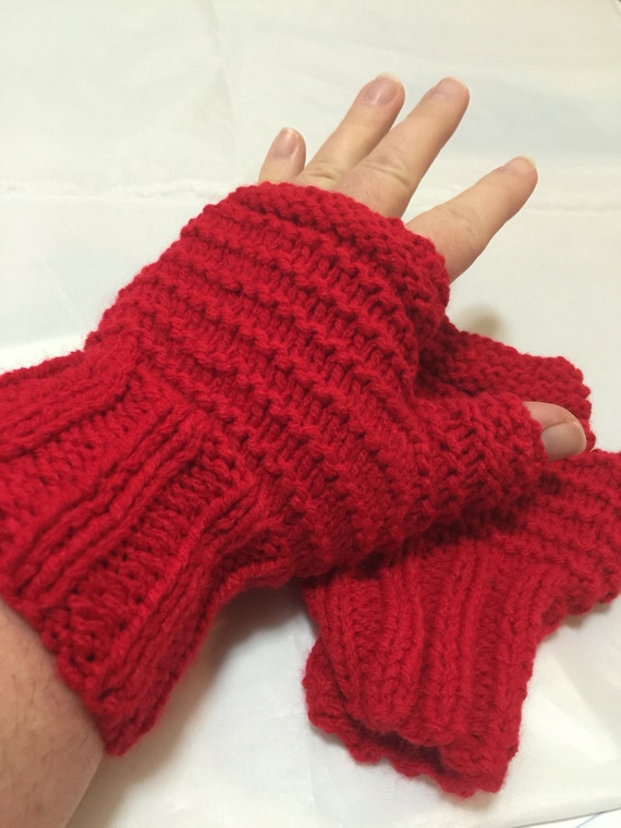 Red fingerless gloves 1083