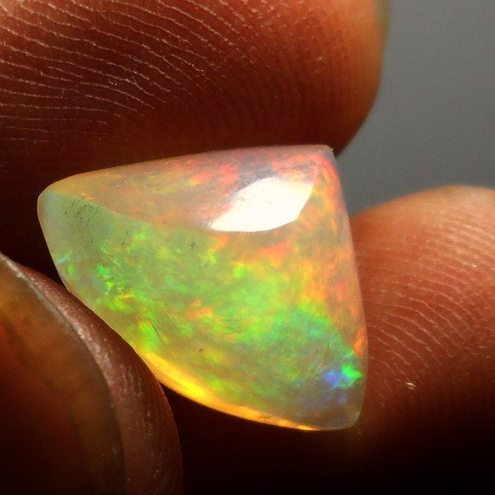 Opal Loose Gemstone Carat 5.85Size 11x10 mmNatural