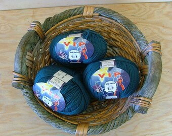 Lana Gatto VIP Yarn Made in Italy Color No 4992 Lot No 90418 Dark Teal Crochet Knit