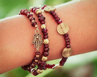 Hamsa Bracelet // Garnet Bracelet // Hamsa Charm Bracelet // Protection Bracelet // Lucky Bracelet // Red Garnet Stones Bracelet