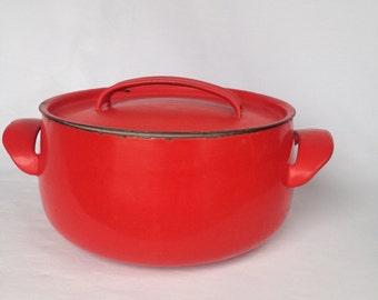 Red rustic cast iron casserole dish/pan, enamel cookware