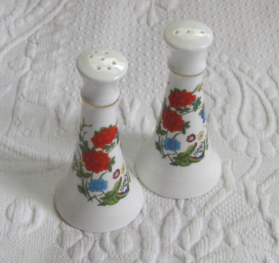 salt and pepper . Aynsley salt and pepper . made in England