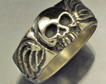 Sterling Silver Memento Mori Skull Ring