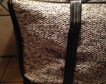 Antique Black and White Vinyl Insulated Picnic Bag